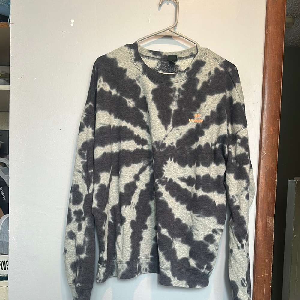 Gray and Black Tie-Dye Sweatshirt